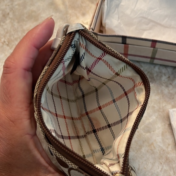 Coach Authentic Signature Canvas Wristlet Pouch EUC Tan & White - Picture 4 of 5